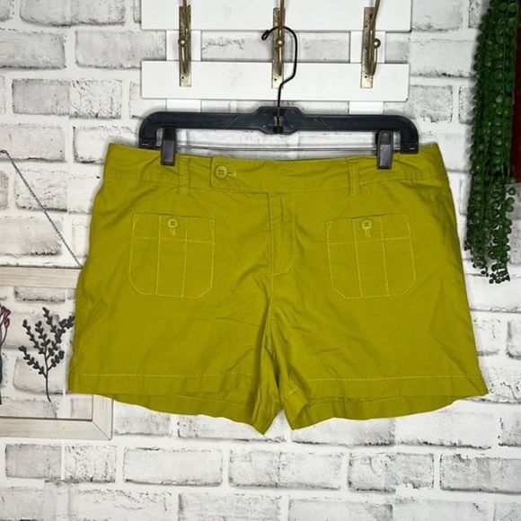 LOFT Citrus Green Chino Button Shorts Size 10 - Picture 1 of 6
